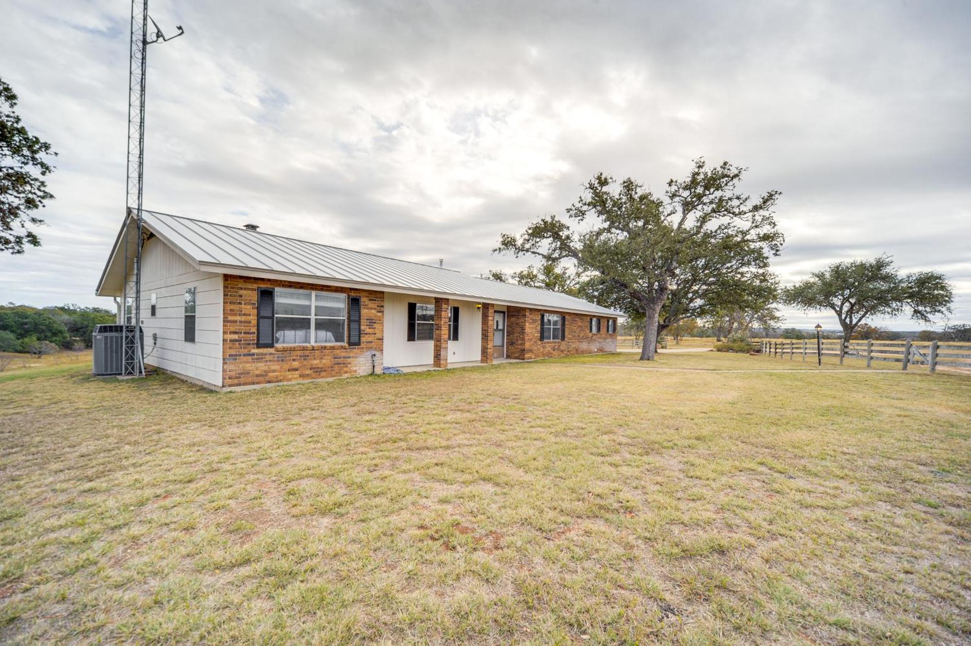 弗雷德里克斯堡Historic Hoffmann Ranch Haus Near Wineries!别墅 外观 照片